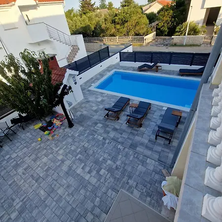 Renata Apartment *